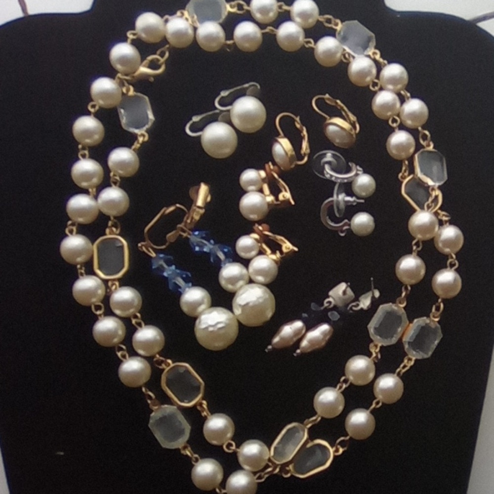 Vintage Lot of Faux Pearl Costume Jewelry.